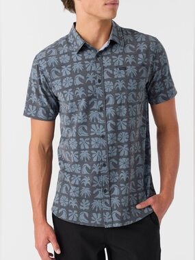 O'Neill UPF 50+ Sun Protecting Button-Down Shirt in Slate Blue Pattern